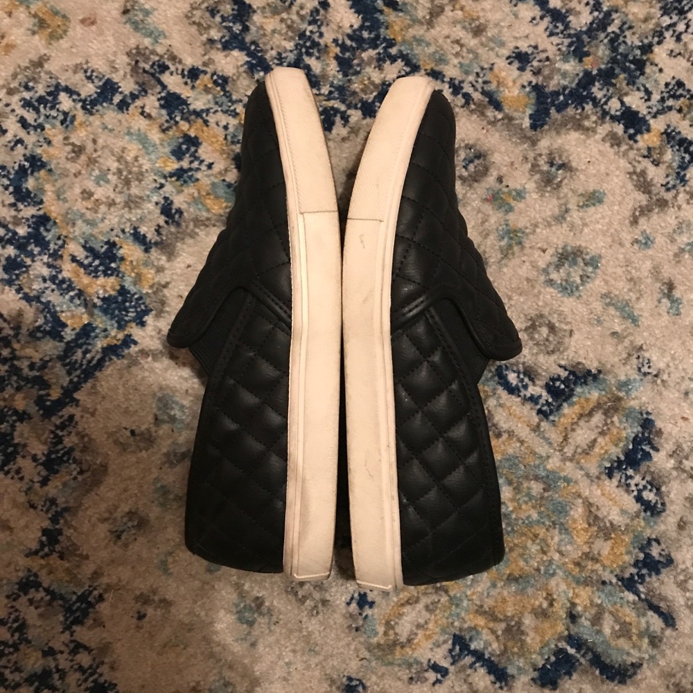 Steve Madden Quilted slip-on